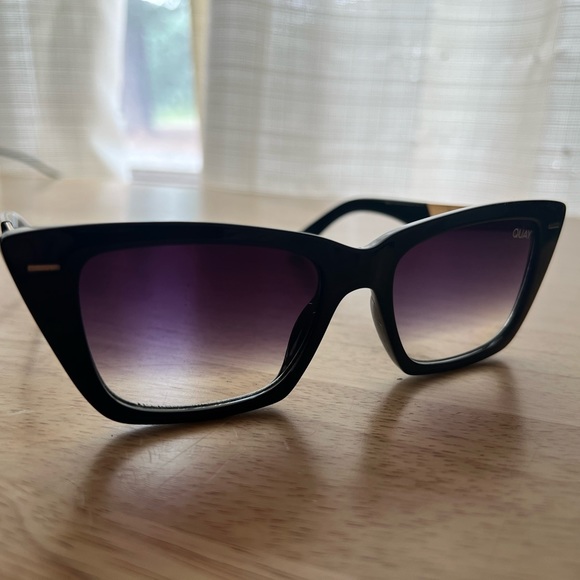 SOLD Quay Sunglasses - Cat Eye - Picture 1 of 5
